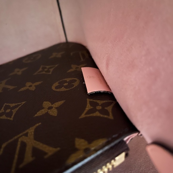 Louis Vuitton Neo Noe in Rose Poudre - Picture 4 of 10